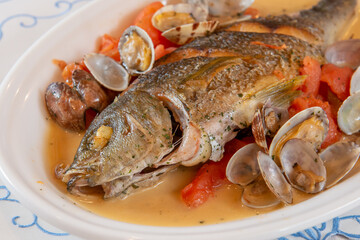 アクアパッツア(イタリア風魚介の煮込み）