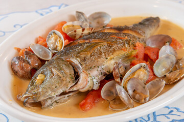 アクアパッツア(イタリア風魚介の煮込み）