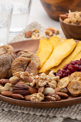 ミックスナッツとドライフルーツの盛り合わせ