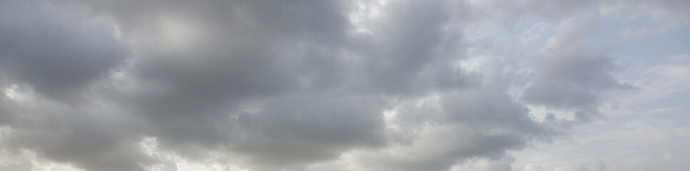 Fototapeta premium Image of a dark and cloudy sky during the day