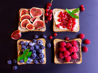 Beeren Food Vegetarier vegetarisch Blaubeeren Heidelbeeren Brombeeren Johannisbeeren Himbeeren brot...