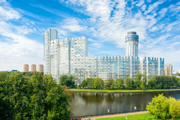 Obraz premium Aerial view of residential buildings in the city of Khimki on the bank of the Moscow Canal