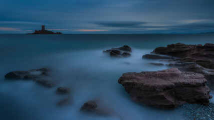 Dark mood around the golden island on Le Dramont