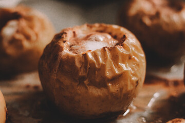 baked apple with cinnamon, ginger and honey