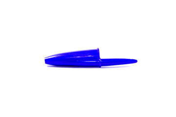 Tampa de caneta azul com fundo branco