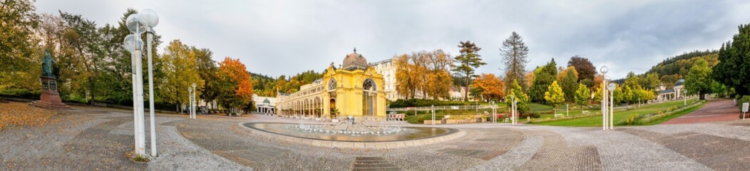 Obraz premium Panorama view of main colonnade in spa town Marianske Lazne (Marienbad) - Czech Republic - Europe