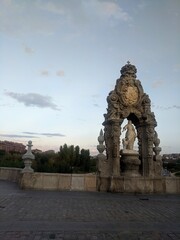 Obraz premium monument to the discoveries city