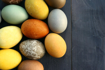 Fototapeta na wymiar Naturally dyed Easter eggs
