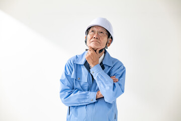 作業着のシニア男性