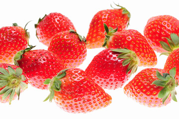 白バックに苺