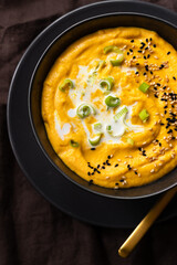 Vegan carrot soup with ginger 