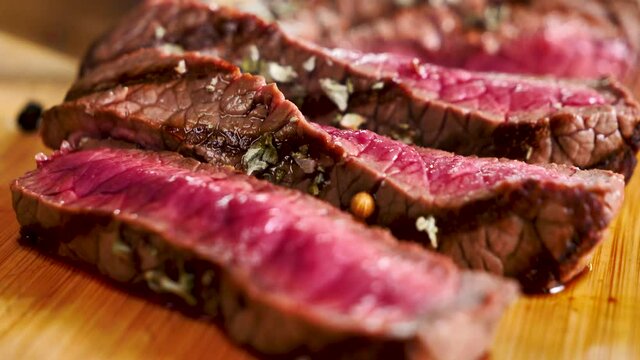 grilled beefsteak slices with peppers