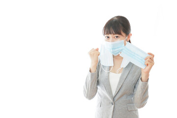 大量のマスクを着けた若いビジネスパーソン