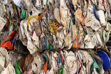 Waste recycling shredded plastic pieces