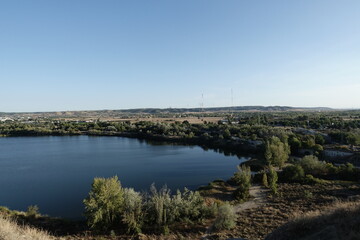 Laguna y paisaje