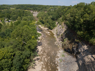 Vermilion River gorg, stone wall next to river