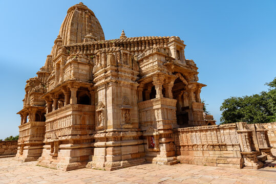 Meera Temple built it in an ornate Indo–Aryan architectural style associated with the mystic saint-poet Mirabai who was an ardent devotee of Lord Krishna and dedicated her entire life to His worship.
