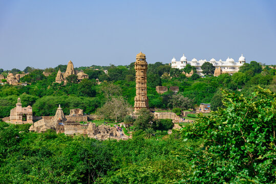 Fototapeta View of  Chittor or Chittorgarh Fort which was the capital of old Mewar dynasty. It is one of the largest forts in India &  listed in the UNESCO World Heritage Sites list as Hill Forts of Rajasthan.