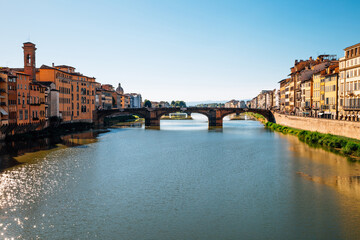 Fototapeta na wymiar Medieval old town and Arno river in Florence, Italy