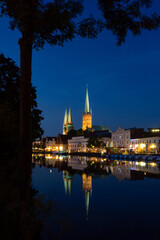 Obraz na płótnie Canvas Blick über die Obertrave in Lübeck
