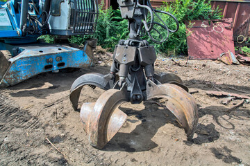 Cutting of railway wagons