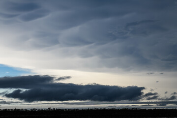Obraz premium beautiful dark dramatic sky with stormy clouds