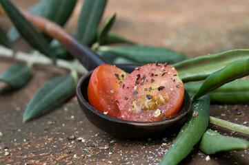 TOMATE