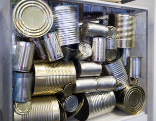 Acceptance of old metal cans for disposal