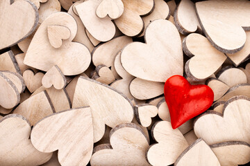 Obraz premium Red heart, valentine day greeting card. Wooden hearts background.