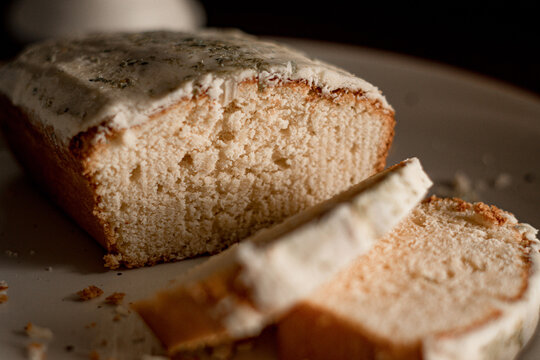 Rebanada de queque de lim&oacute;n.