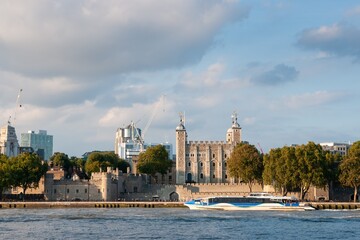 Thames River, Tower of London