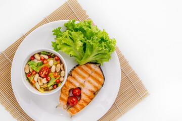 Spicy fried salmon salad