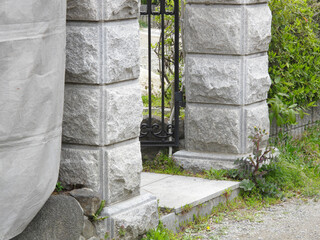 住宅の門柱工事