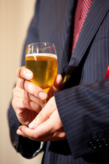 乾杯挨拶の手元アップ