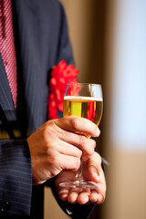 乾杯挨拶の手元アップ