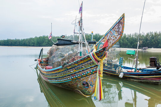 Kolek boat is a fishing boat Used to catch fish Southern provinces of Thailand With colorful art paintings