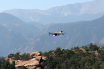 Fototapeta na wymiar DRONE FLYING OVER GARDEN OF GODS, Colorado Springs