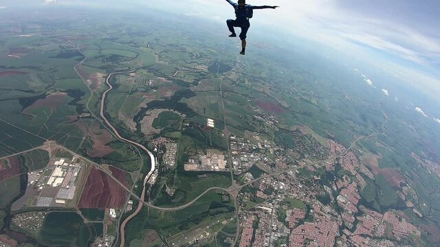 Skydivers having fun. Free fly modality