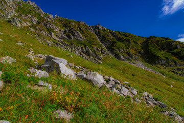 快晴の信州の登山風景