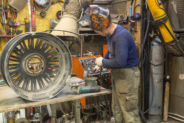TIG welding of aluminum part for a passenger car