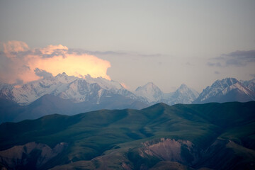 Obraz premium Summer landscape of mountains at sunset sunlight