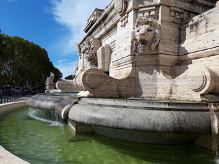 Rzymska fontanna w centrum miasta, Roma, Italia. © Jola i Darek 