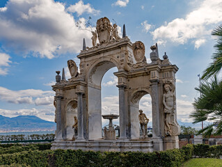 Fototapeta na wymiar Der Brunnen Fontana della Immacolatella in Neapel, Kampanien in Italien 