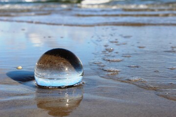 Lensball am Strand