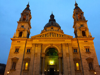 Fototapeta na wymiar church of St. Stephen Basilica in Budapest