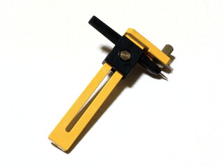 Yellow compass cutter / コンパスカッター(円カッター) 保護カバー無し