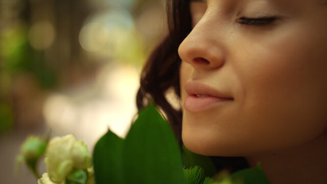 Download 36 Best Woman Smelling Flowers Images Stock Photos Vectors Adobe Stock