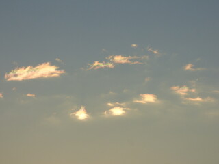 nuage en couleur arc-en-ciel