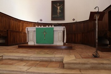 Intérieur de l'église catholique Saint Jean Baptiste dans Allan, ville de Allan, département de...