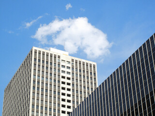 Obraz premium ビルと青空